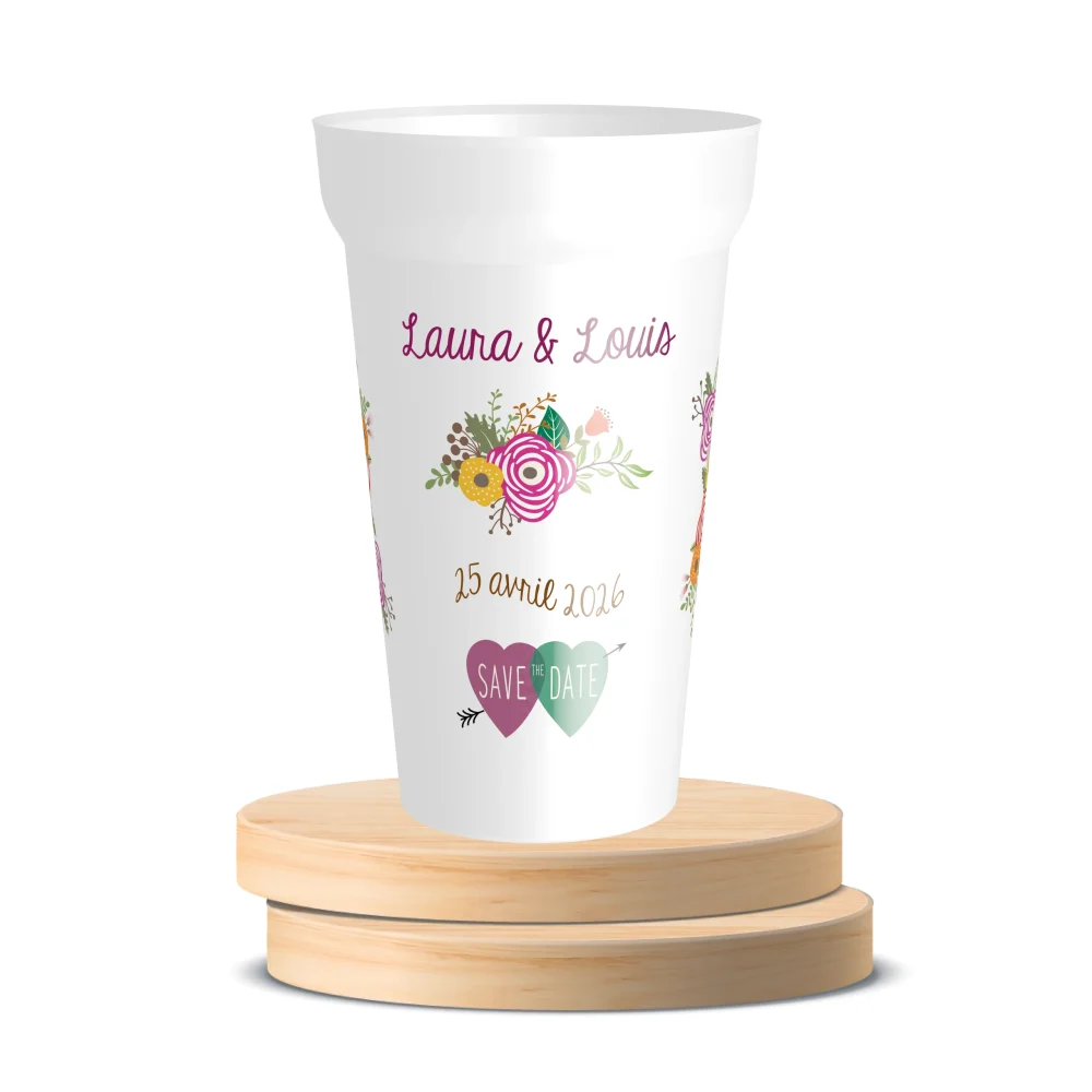Un cadeau qui dure plus longtemps que la fête ! Offrez à vos proches un souvenir élégant et original de votre grand jour avec ce gobelet personnalisé. Imaginez leurs sourires ravis lorsqu'ils découvriront ce présent unique.