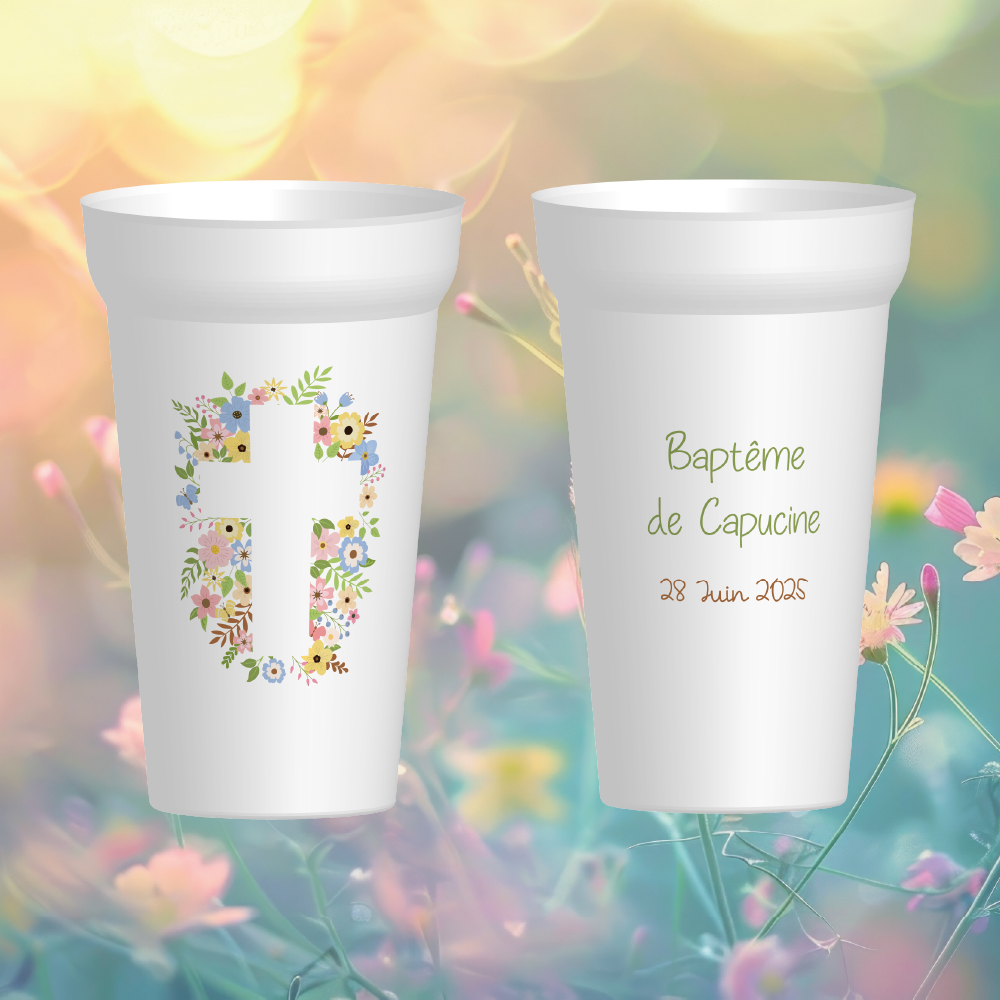 Des fleurs, une croix, une date et un prénoms dans des couleurs pastels.
